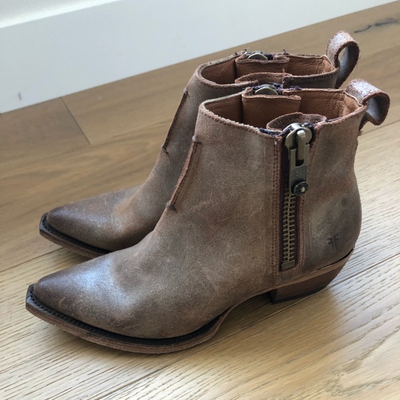 frye sacha shortie